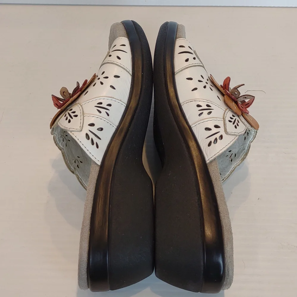 Trotters White Leather Cutout OpenToe Wedge Platform Slide Leather Flower Narrow